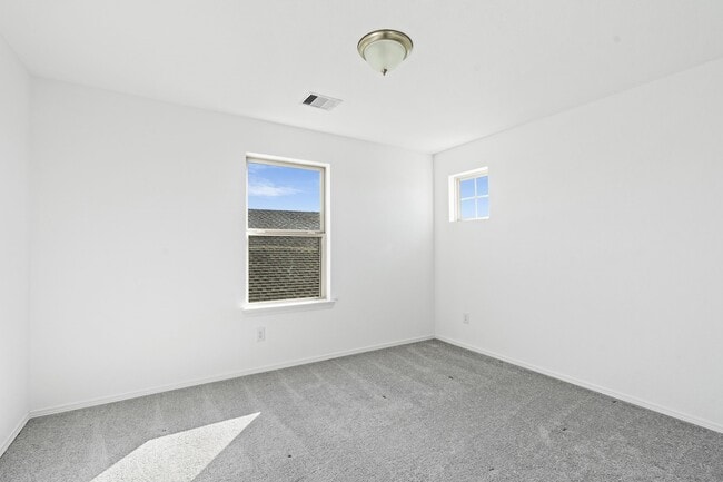 Building Photo - 5742 Aurora Grns Ln