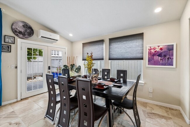 Building Photo - 2802 White Sands Dr