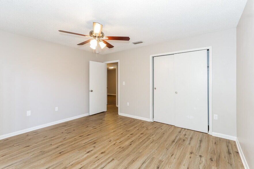 Building Photo - 4938 Hidden Hills Dr