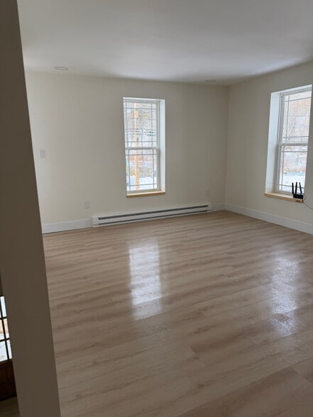 Building Photo - 204 E Plank Rd