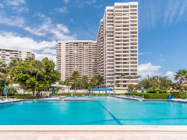 Building Photo - 600 Three Islands Boulevard