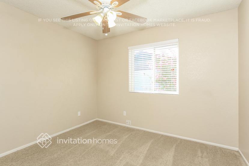 Building Photo - 1408 W Piute Ave