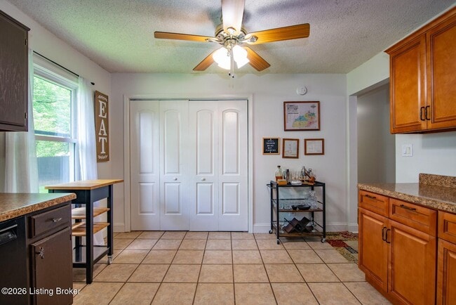 Building Photo - 119 E French St