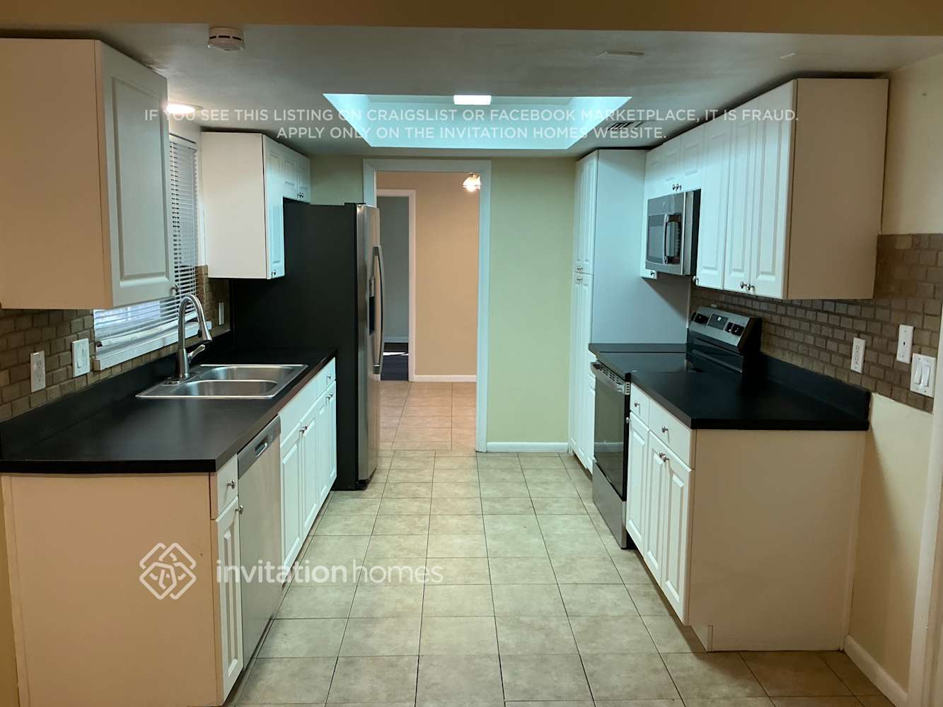 Building Photo - 1007 Macrae Ave