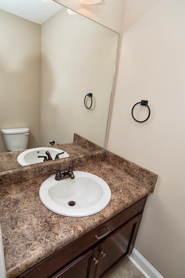 Building Photo - Priceville Townhomes