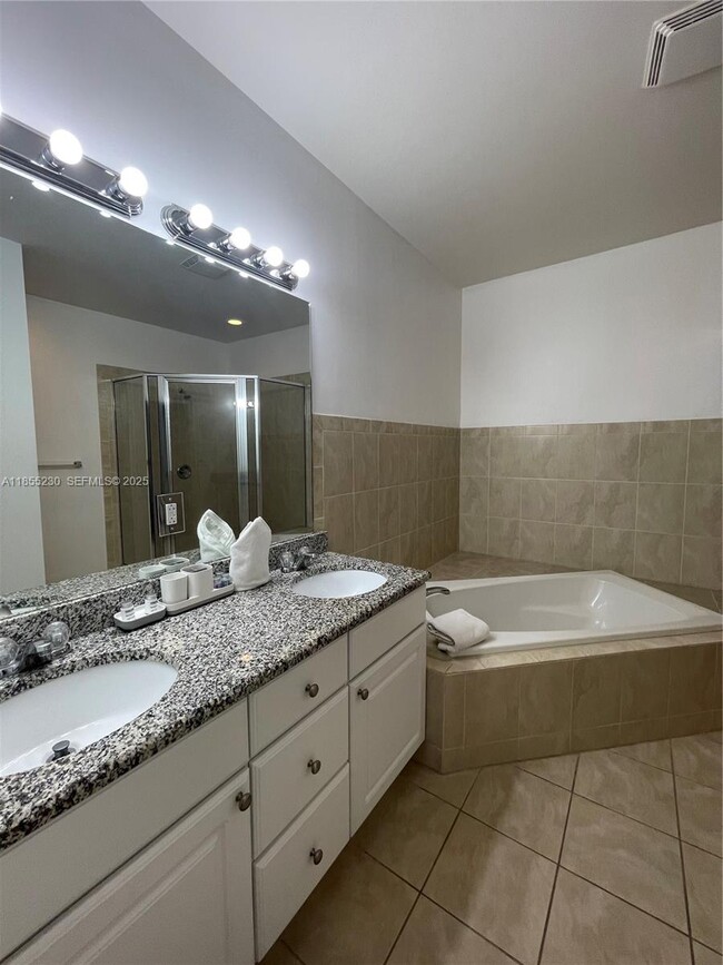 Building Photo - 3450 NW 17th Terrace