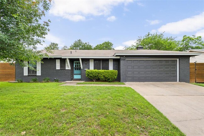 Building Photo - 8704 Clarewood Dr