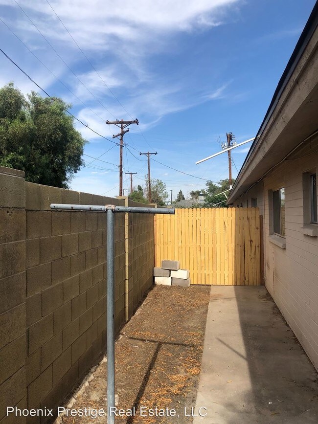 Building Photo - 6027-6041 N 23rd Ave