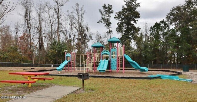Building Photo - 4920 Key Lime Dr