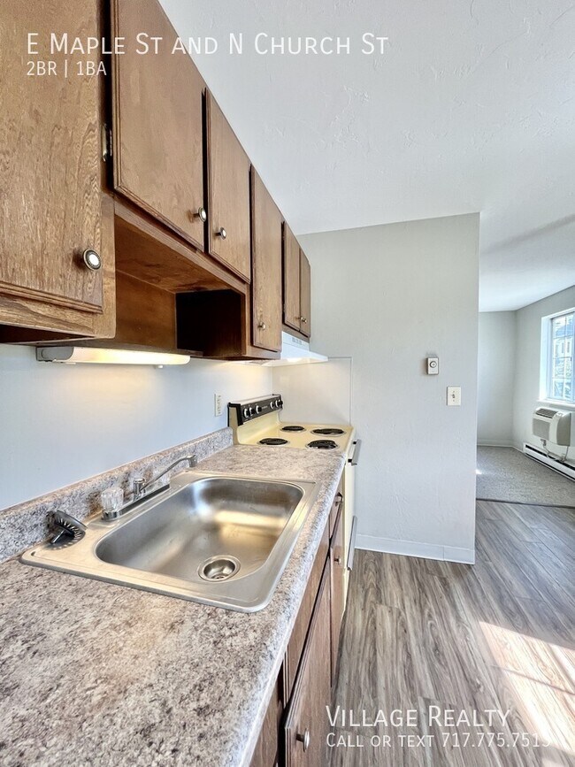 Building Photo - 361 E Maple St