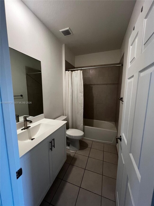 Building Photo - 5942 Mustang Manor