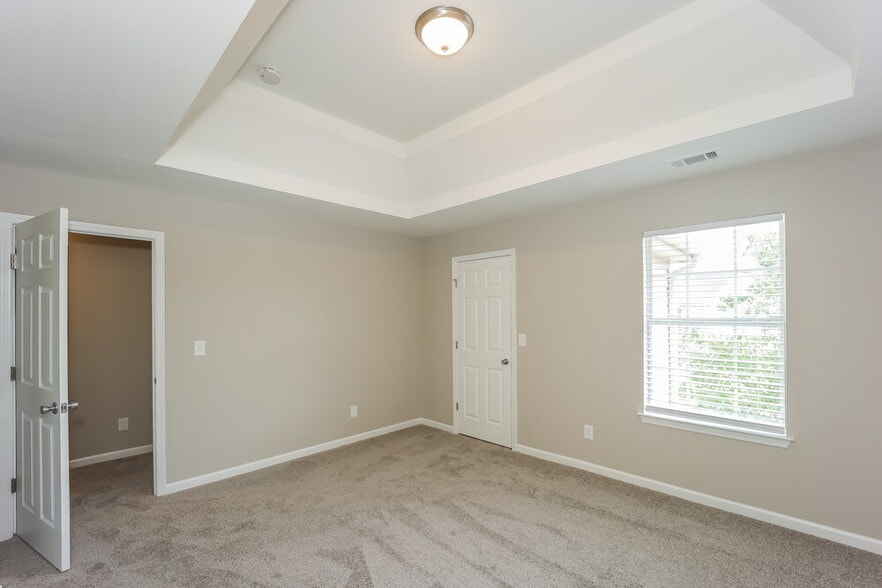 Building Photo - 6109 Hemperly Rd