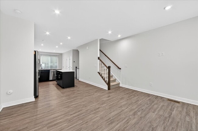 Building Photo - 530 Billingsley Rd