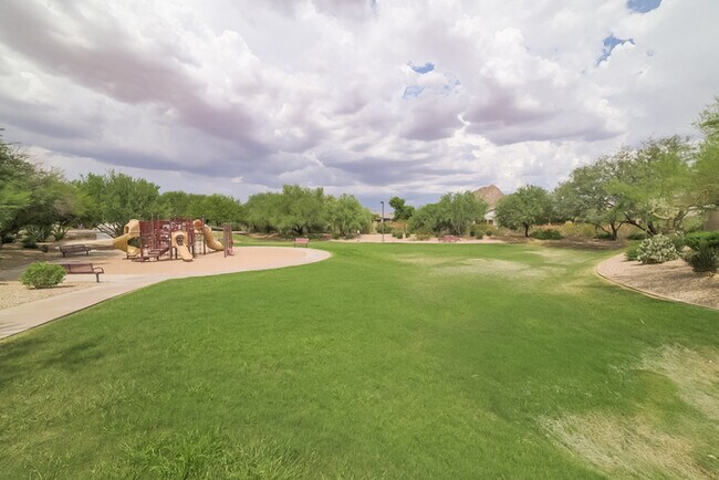Building Photo - 6518 W Red Fox Rd