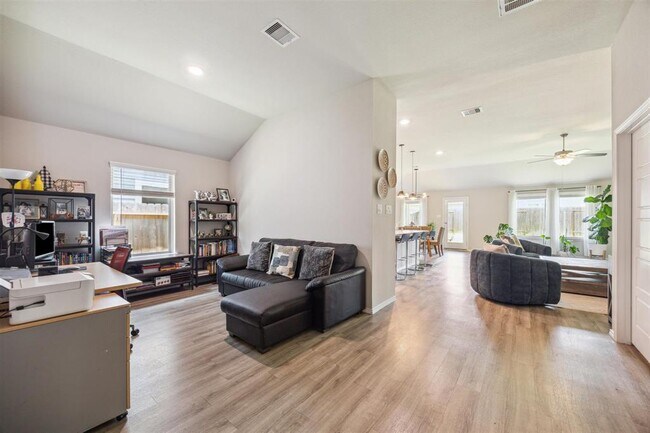 Building Photo - 6414 Fiddlewood Thicket Ln