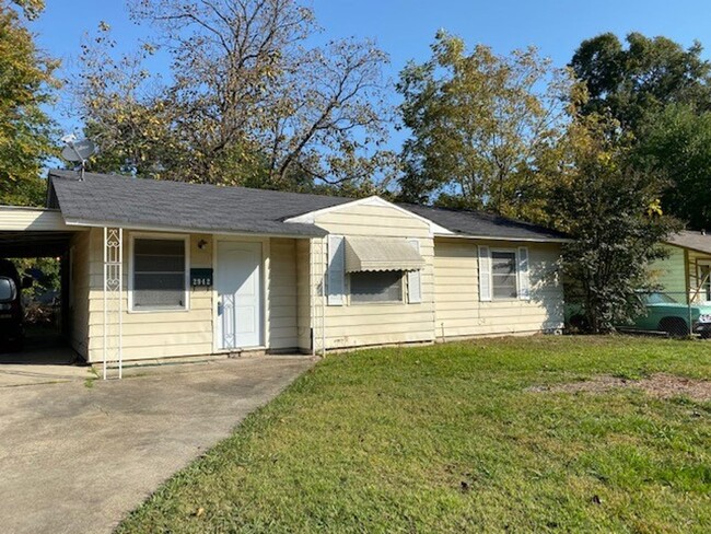 Building Photo - Cozy 3-bedroom, 1.5 bath for lease in west...