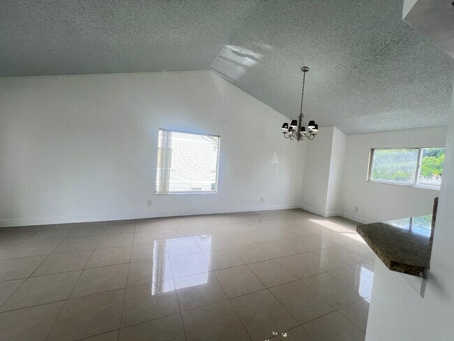 Building Photo - 3477 NW 44th St