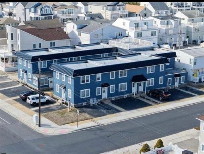 Building Photo - 3401 Ocean Ave