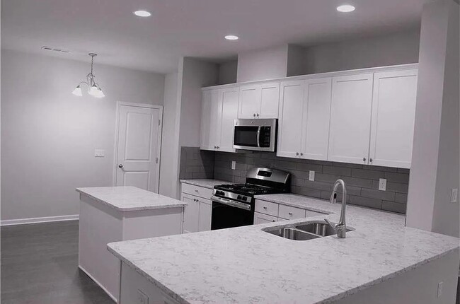 Building Photo - 5023 Garrett Ct