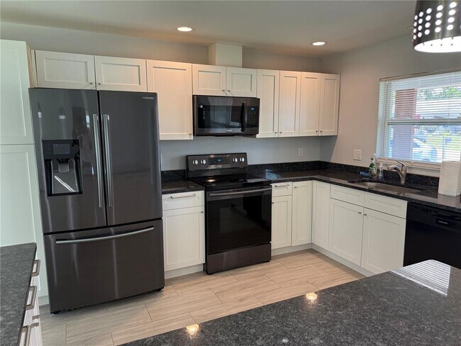 Building Photo - 2451 Nassau St