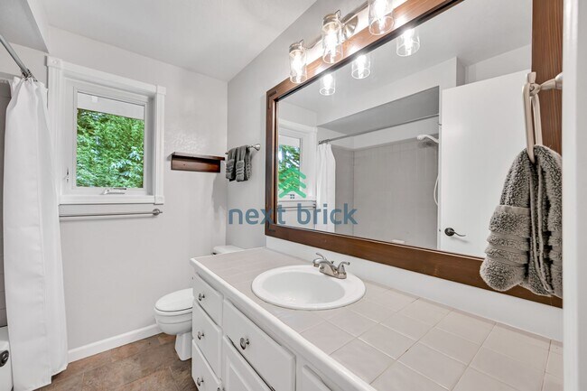 Building Photo - A fabulous 3 bedroom and 3.5 bathroom house