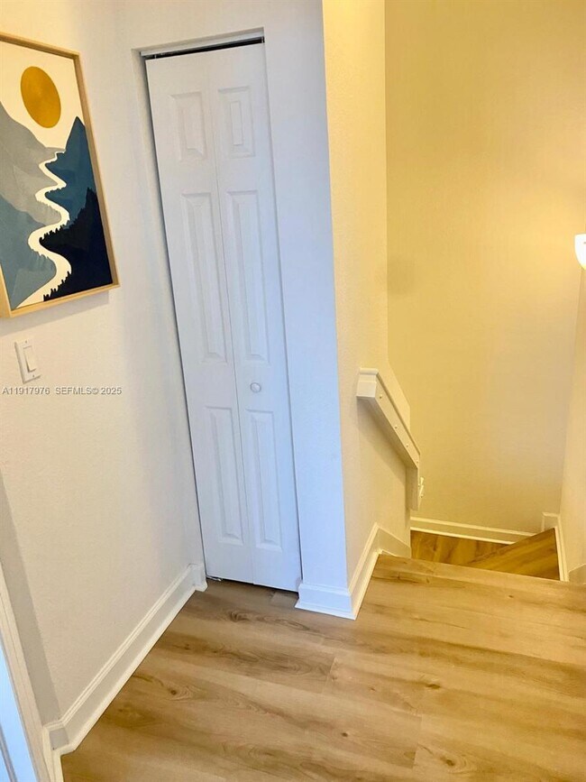 Building Photo - 10620 NW 88th St