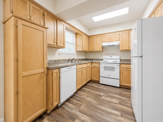 Building Photo - RENT SPECIAL | MOVE IN BY 9/15/26 & GET A FREE 55-inch TV!!
