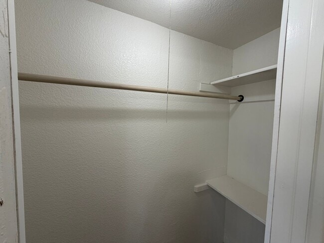 Building Photo - Spacious 4 Bed 3 Bath Single-Level Home | RV Gate | Huge Yard | Bright Open Layout