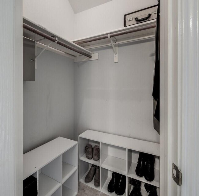 Building Photo - 509 Dusty Leather Ct