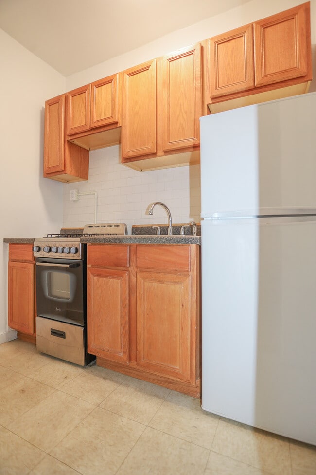 Building Photo - 5728 S Blackstone Ave