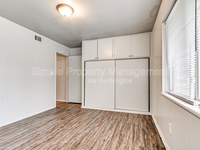 Building Photo - 4301 N Terry Ave
