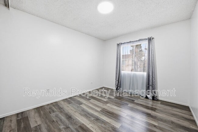 Building Photo - 6814 Camphor Ln