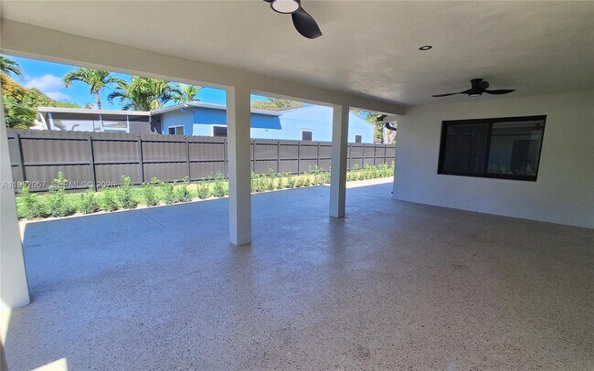 Building Photo - 216 Shadow Way