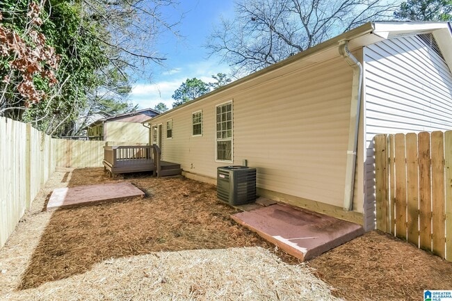 Building Photo - 5818 Dug Hollow Rd