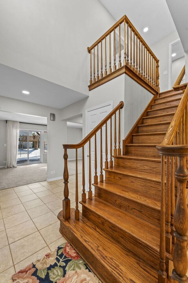 Building Photo - Updated 2-Story Home in Desirable Deerpath Subdivision - Available Immediately.