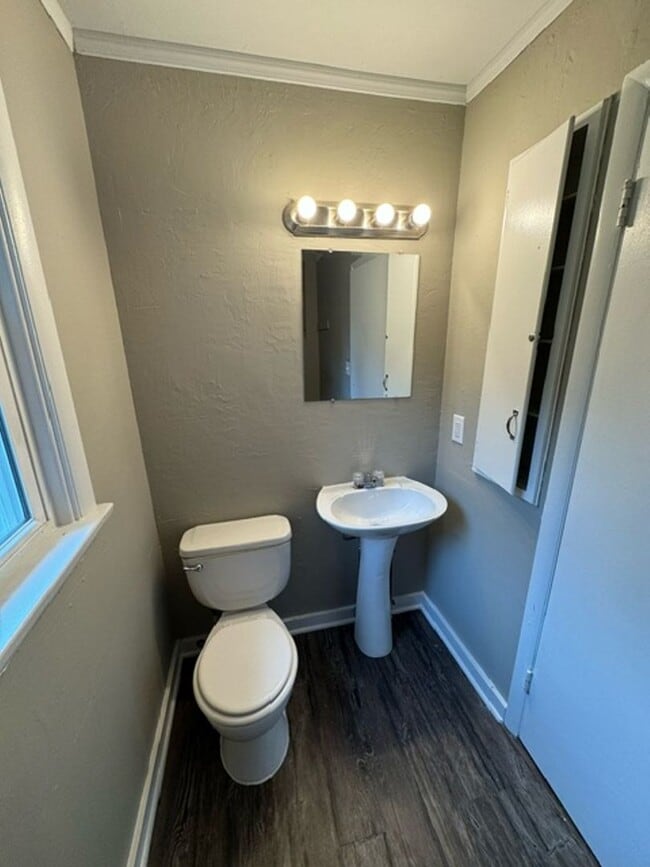 Building Photo - NO APP FEE!