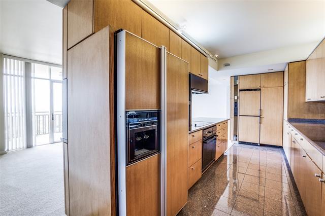 Building Photo - 6211 W Northwest Hwy