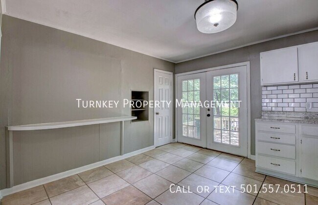 Building Photo - 14 S Wakefield Dr