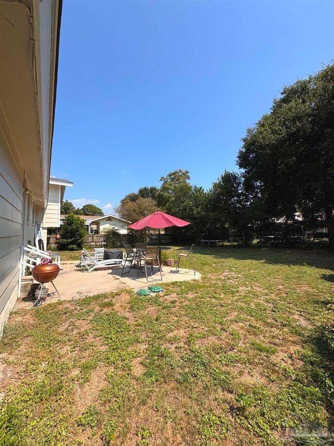 Building Photo - 203 Fairpoint Dr