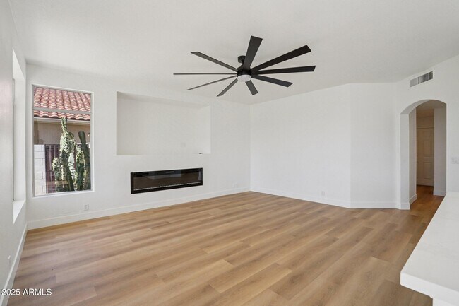 Building Photo - 5953 W Aurora Dr