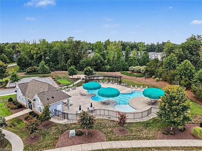 Building Photo - Lease to Own