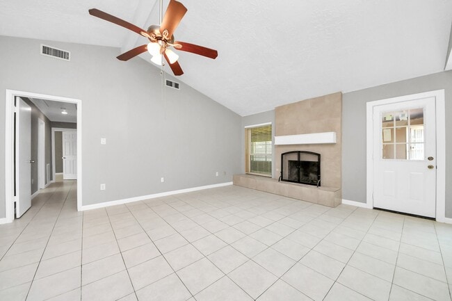 Building Photo - 10707 Shannon Hills Dr