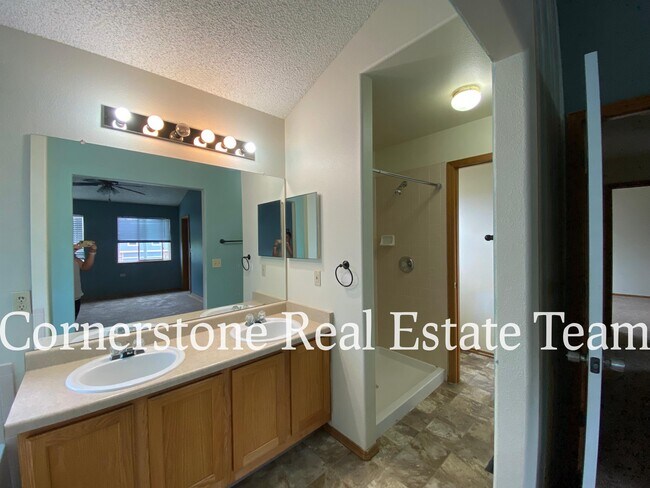 Building Photo - 5312 Luster Dr