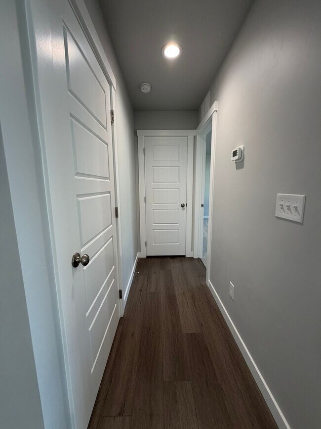 Building Photo - Move-In Special! Brand new 3 bed 2 bath home with bonus room, located in Meridian just off McMill...