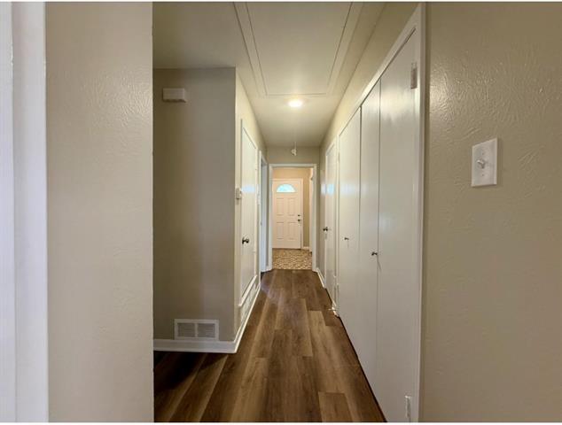 Building Photo - 1919 Yarborough Dr