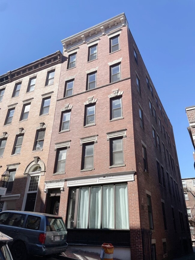 Building Photo - 5 Grove St