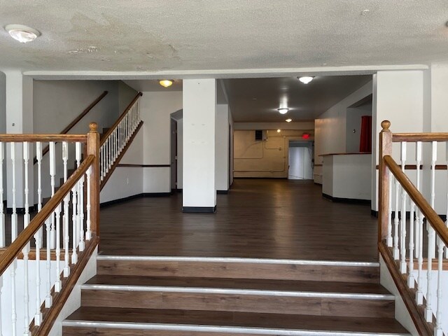 Building Photo - 1537 1st Ave SE