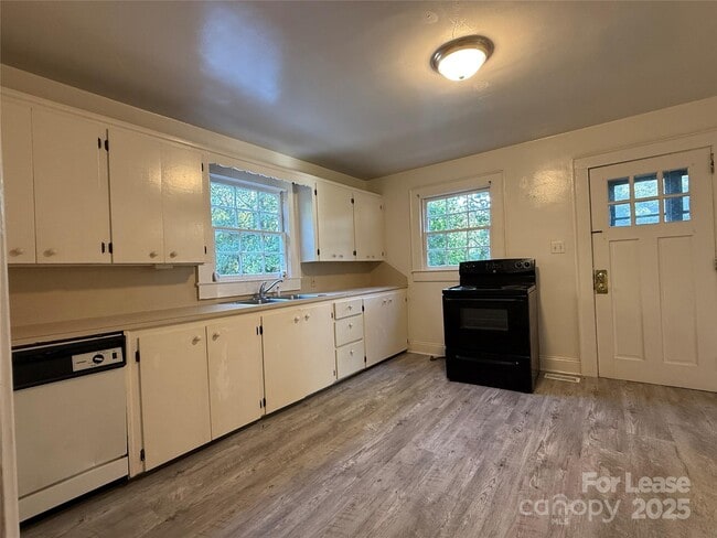 Building Photo - 505 Franklin Ave