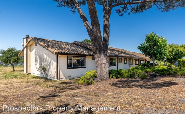 Building Photo - 4 br, 2 bath House - 2850 Paseo Robles