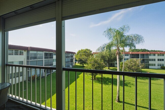 Building Photo - 9420 S Hollybrook Lake Dr